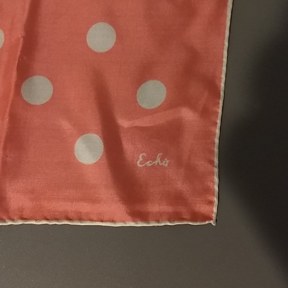 Echo square scarf - Picture 10 of 10